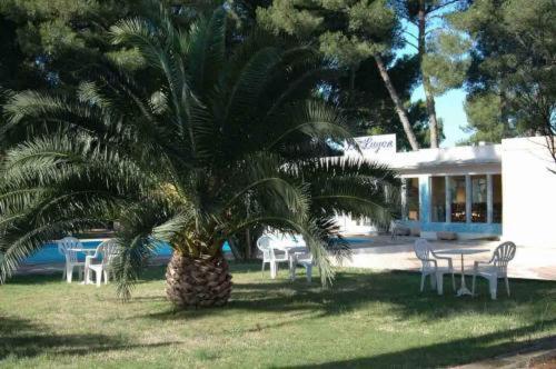 Cit'Hotel Le Mirage Istres Bagian luar foto