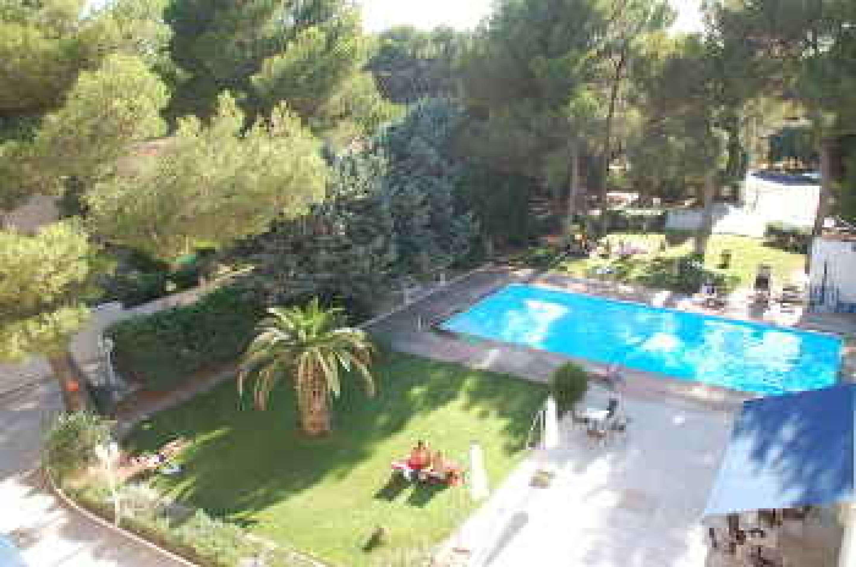Cit'Hotel Le Mirage Istres Bagian luar foto