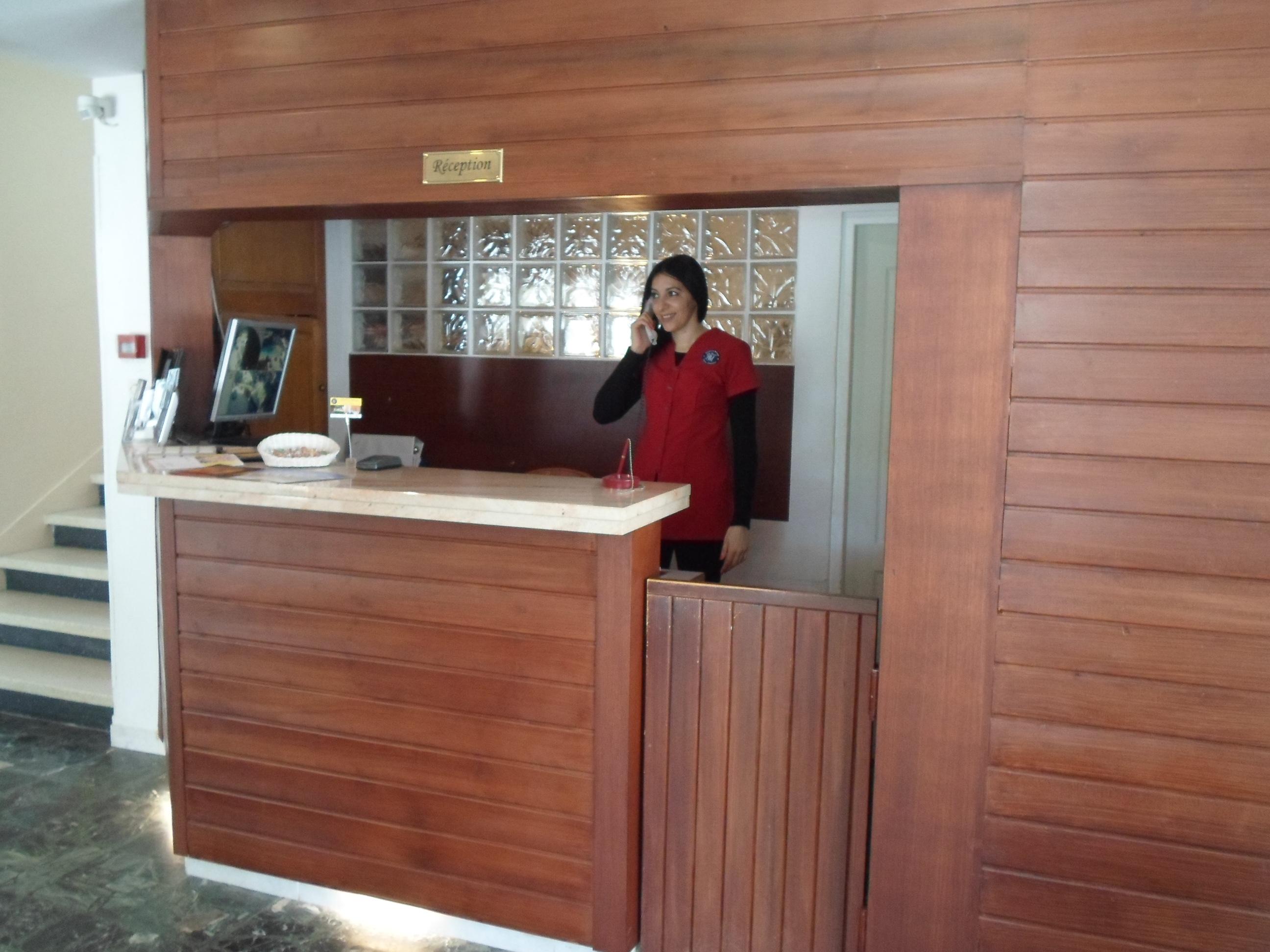 Cit'Hotel Le Mirage Istres Bagian luar foto