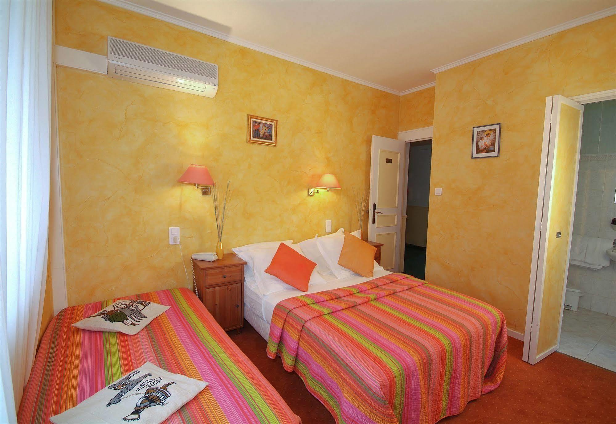 Cit'Hotel Le Mirage Istres Bagian luar foto