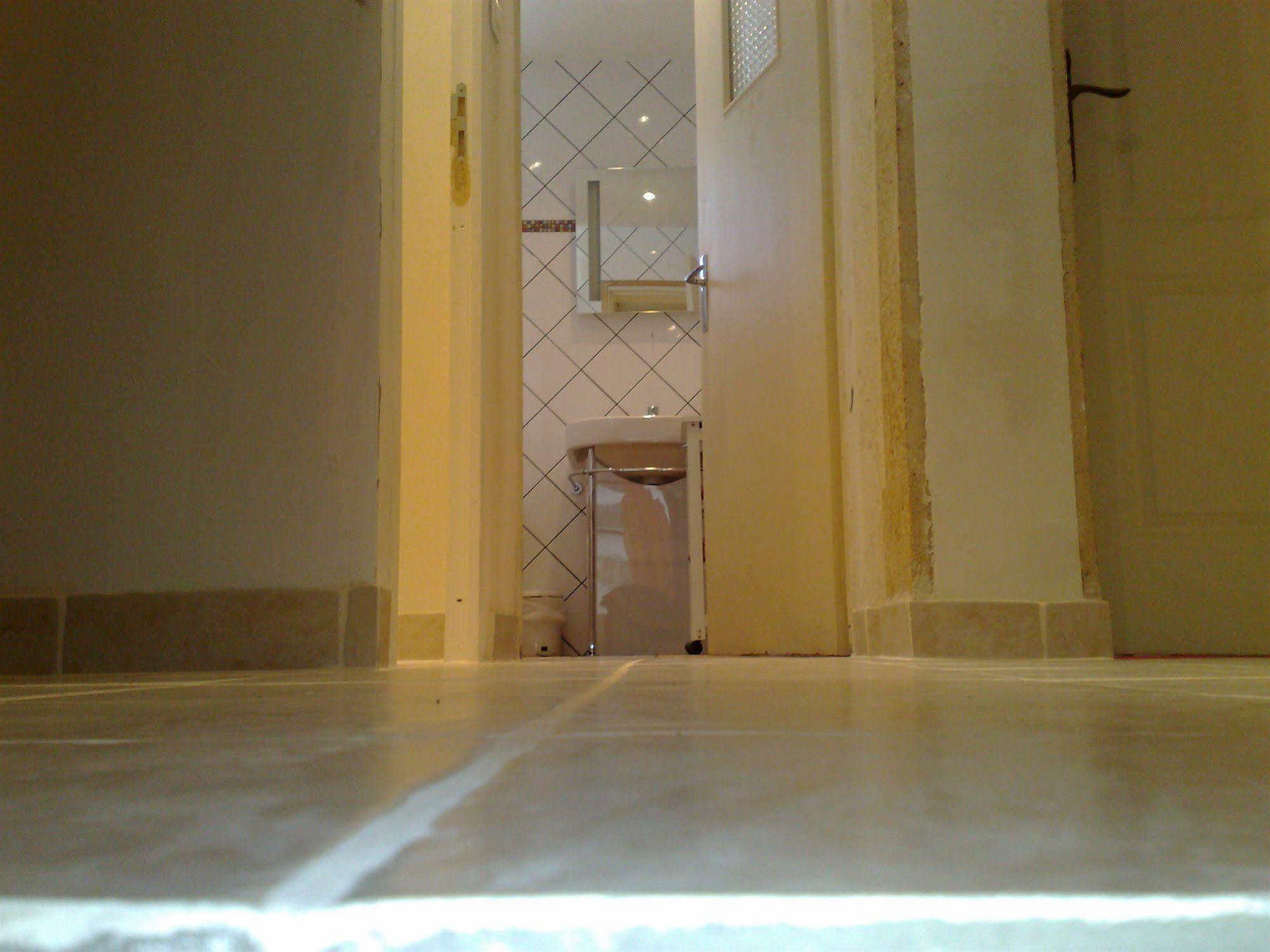 Cit'Hotel Le Mirage Istres Bagian luar foto